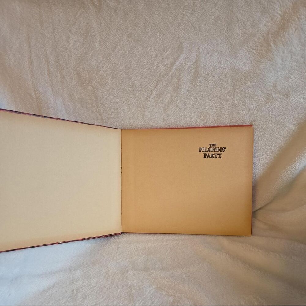 Books - Picture 2 of 8